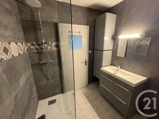 Appartement T2 à vendre - 3 pièces - 79.13 m2 - ARMENTIERES - 59 - NORD-PAS-DE-CALAIS - Century 21 La Lys